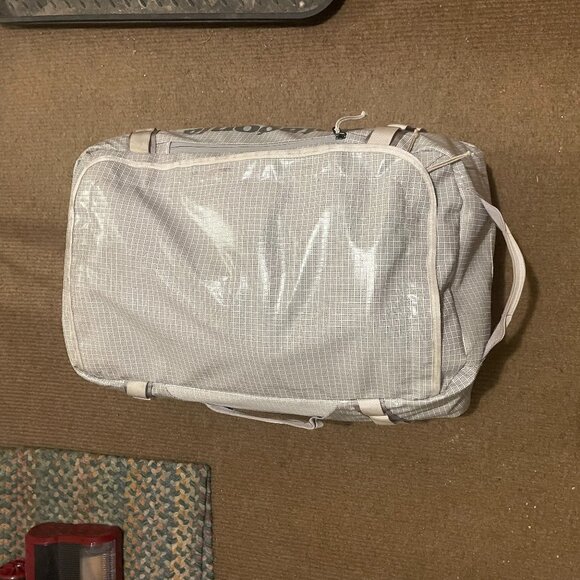 Patagonia Lt Gray BlackHole Rolling Duffle 40L - Picture 1 of 3